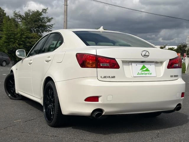Lexus IS 44