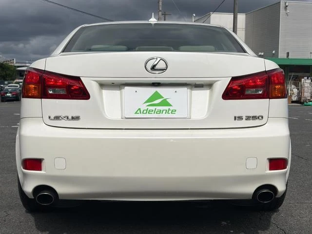Lexus IS 42
