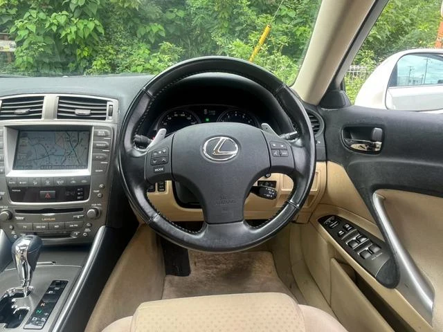 Lexus IS 18