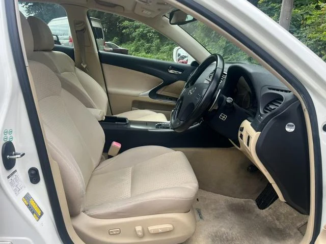 Lexus IS 21