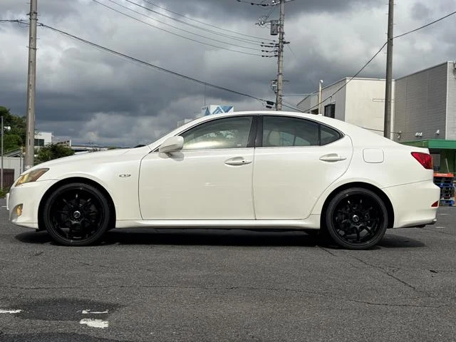 Lexus IS 47
