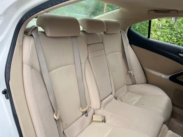 Lexus IS 26