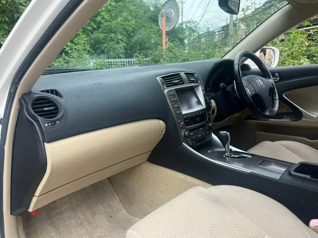 Lexus IS 23