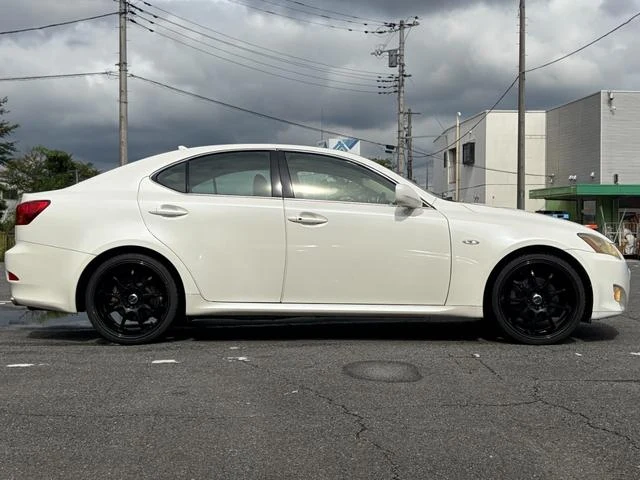 Lexus IS 48