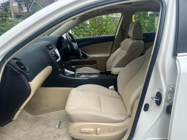 Lexus IS 24