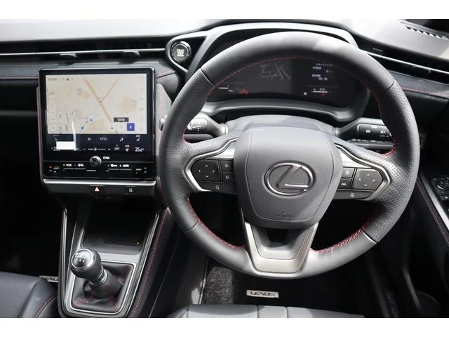 Lexus LBX 52