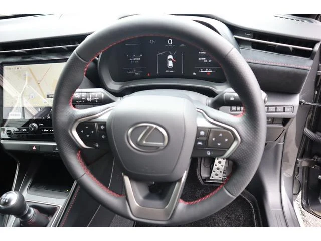Lexus LBX 53