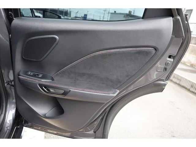 Lexus LBX 51
