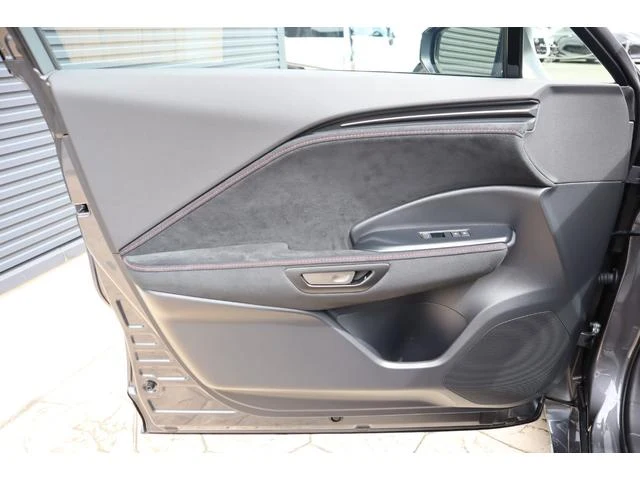 Lexus LBX 48