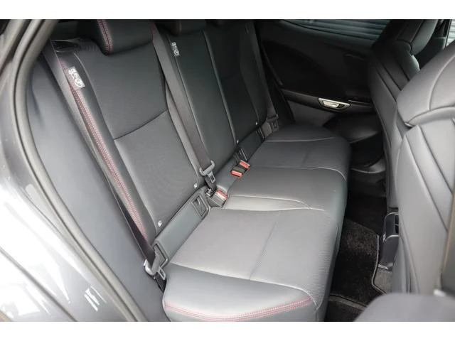 Lexus LBX 37