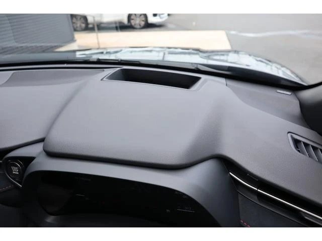 Lexus LBX 54