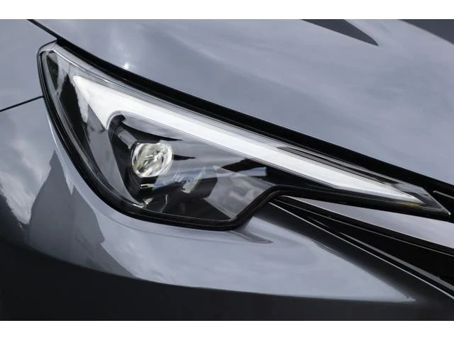 Lexus LBX 17