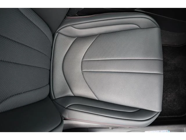 Lexus LBX 47