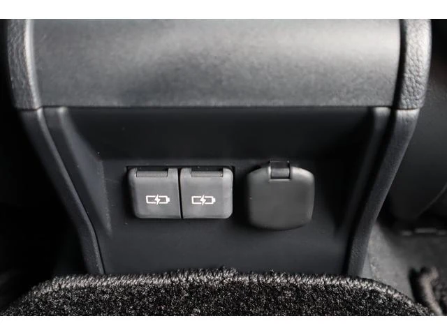 Lexus LBX 59