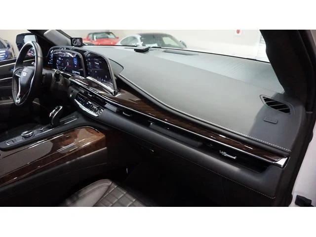 Cadillac ESCALADE 24