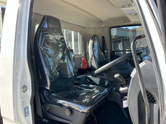 Mitsubishi Fuso FIGHTER 11