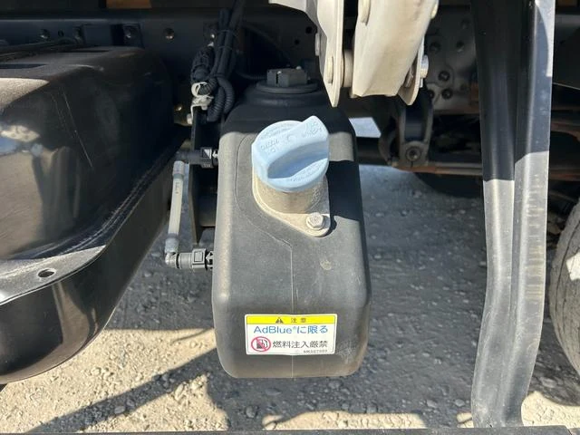 Mitsubishi Fuso FIGHTER 61