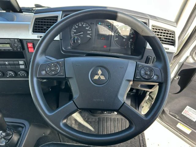 Mitsubishi Fuso FIGHTER 13