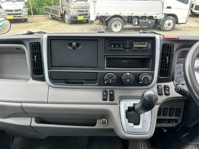 Mitsubishi Fuso CANTER 20