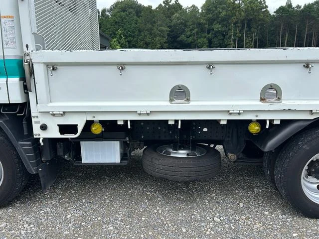 Mitsubishi Fuso CANTER 64