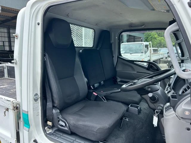 Mitsubishi Fuso CANTER 11