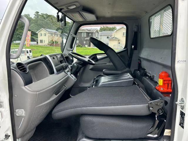 Mitsubishi Fuso CANTER 43