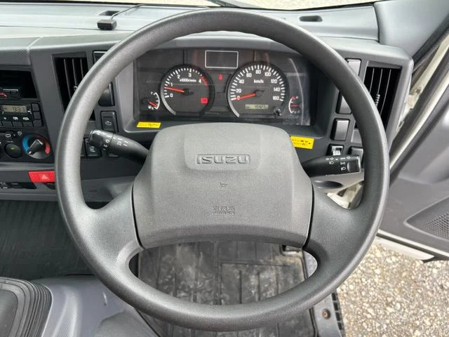 Isuzu ELF 11