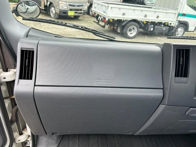 Isuzu ELF 29