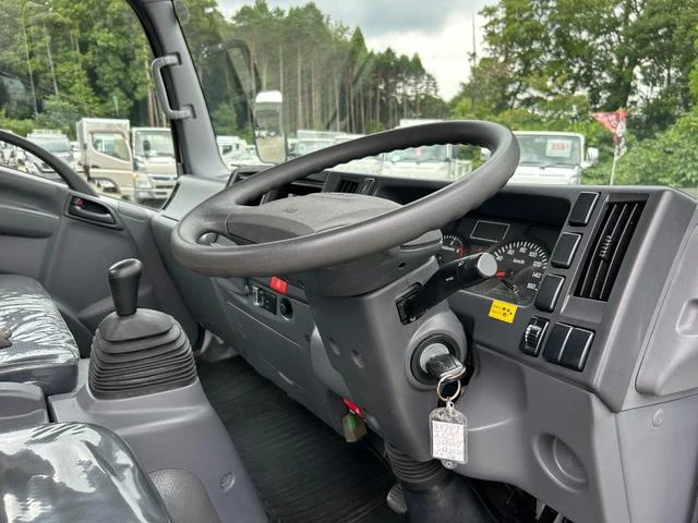 Isuzu ELF 13