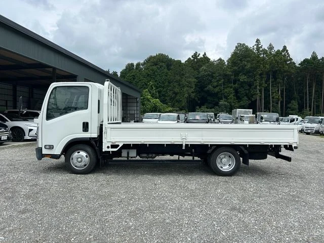 Isuzu ELF 8