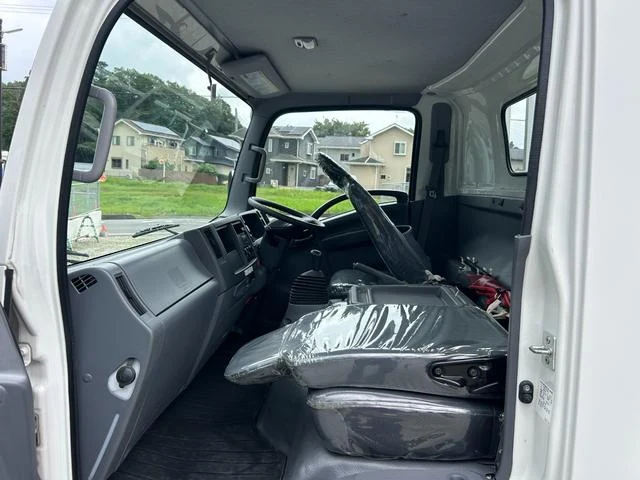 Isuzu ELF 35