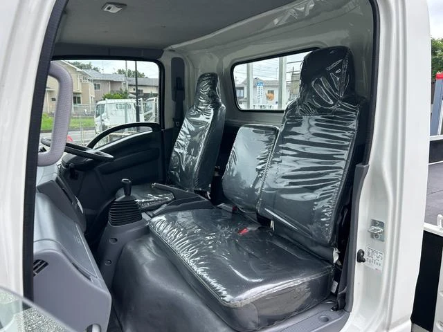Isuzu ELF 27