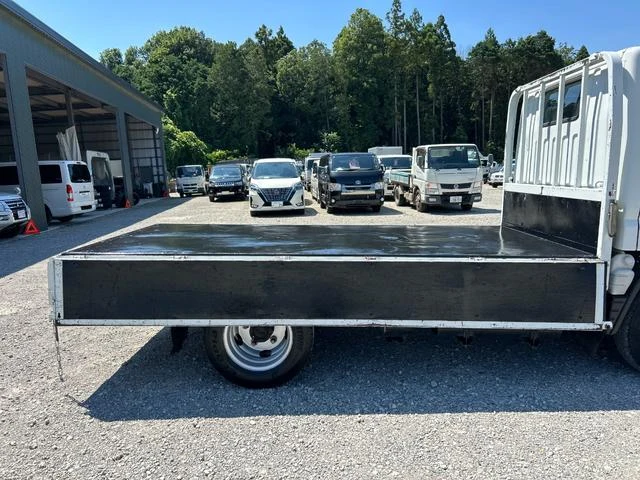Mitsubishi Fuso CANTER 47