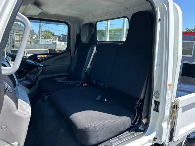 Mitsubishi Fuso CANTER 33