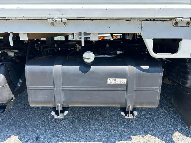 Mitsubishi Fuso CANTER 79