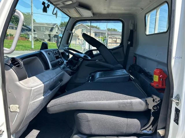 Mitsubishi Fuso CANTER 40