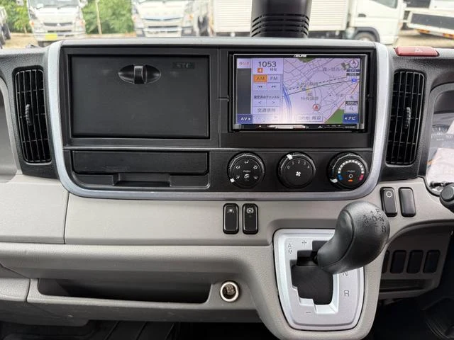 Mitsubishi Fuso CANTER 19