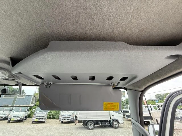 Mitsubishi Fuso CANTER 25