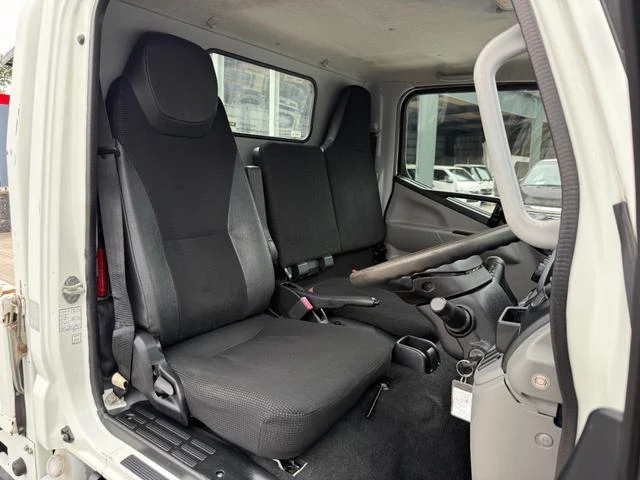 Mitsubishi Fuso CANTER 11