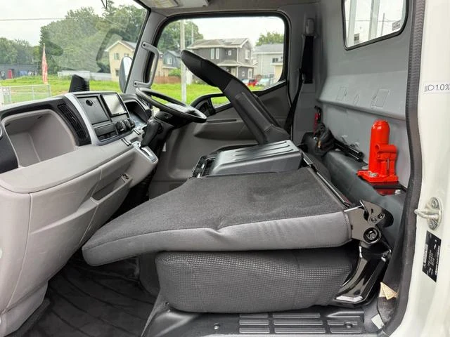 Mitsubishi Fuso CANTER 37