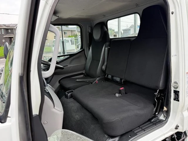 Mitsubishi Fuso CANTER 30
