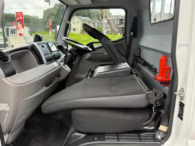 Mitsubishi Fuso CANTER 38