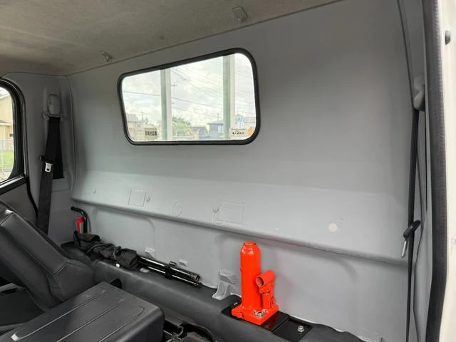 Mitsubishi Fuso CANTER 39