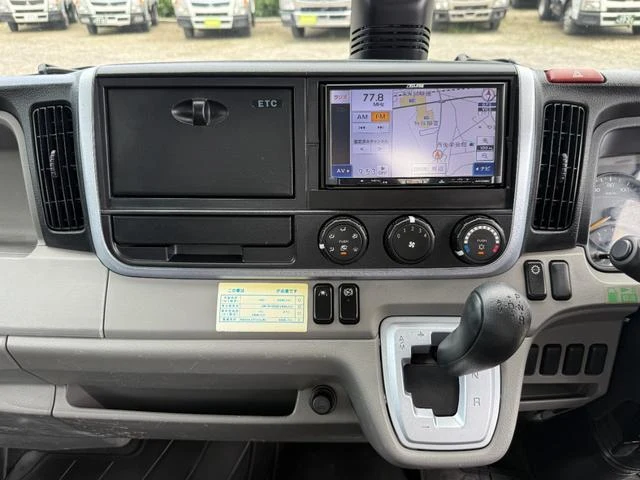 Mitsubishi Fuso CANTER 20