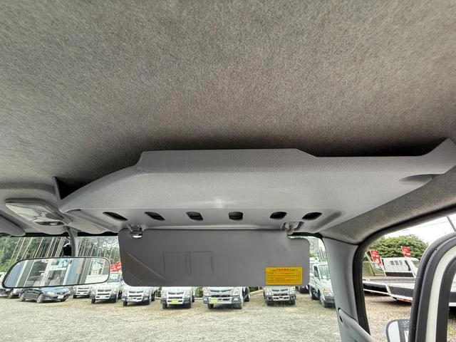 Mitsubishi Fuso CANTER 28