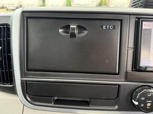 Mitsubishi Fuso CANTER 23