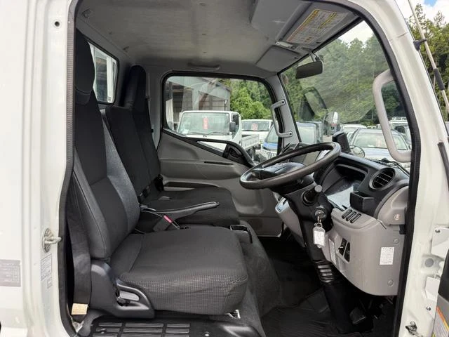 Mitsubishi Fuso CANTER 12