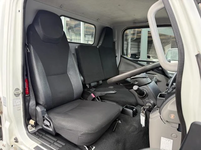 Mitsubishi Fuso CANTER 11