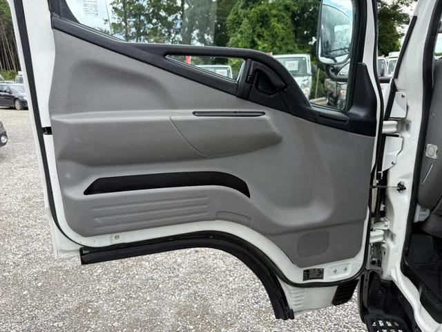Mitsubishi Fuso CANTER 30