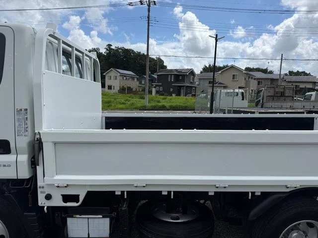 Mitsubishi Fuso CANTER 74